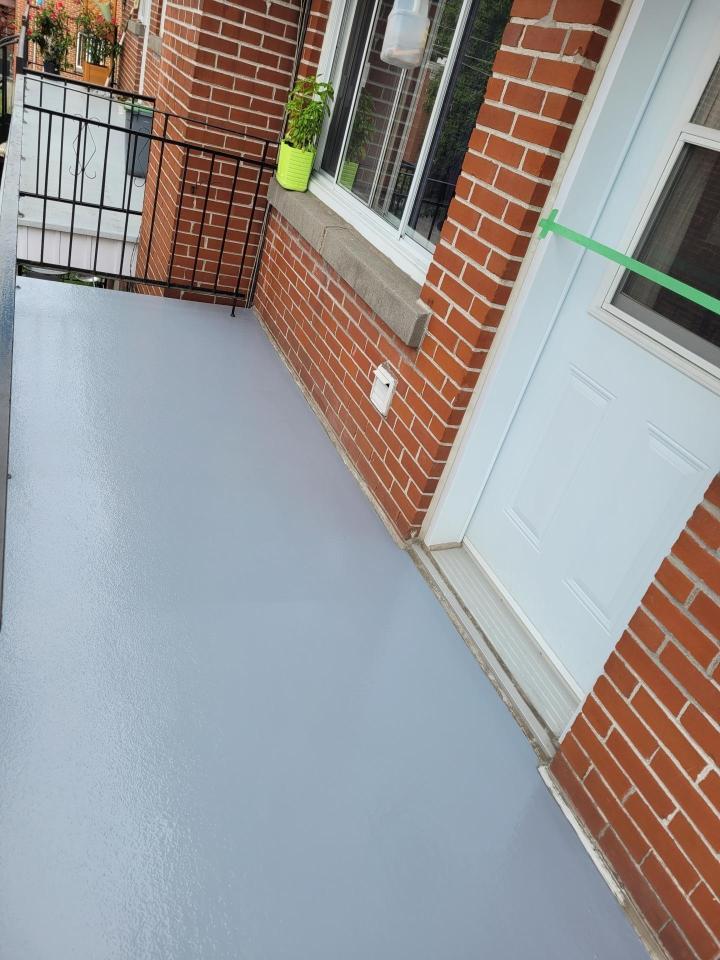 Installation de balcons en fibre de verre, Montréal